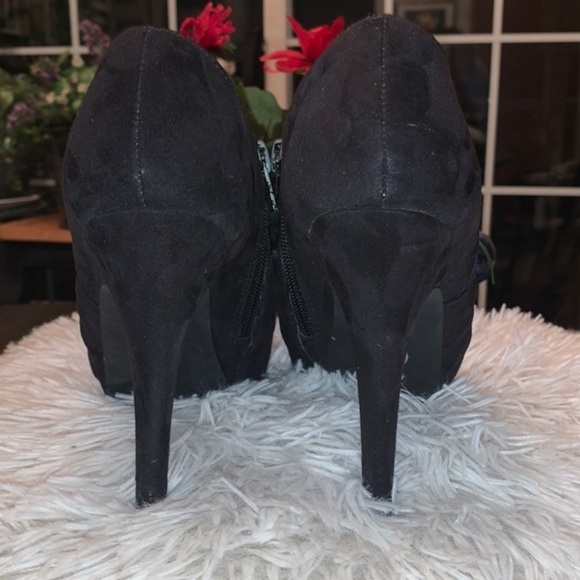 GUESS BLACK SUEDE STILETTO BOOTIE LADIES SIZE 6 1/2 - Picture 4 of 12